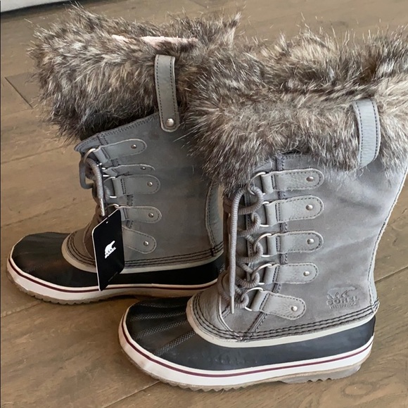 Sorel Shoes - Sorel winter boot women’s sz 8 Joan of Arctic